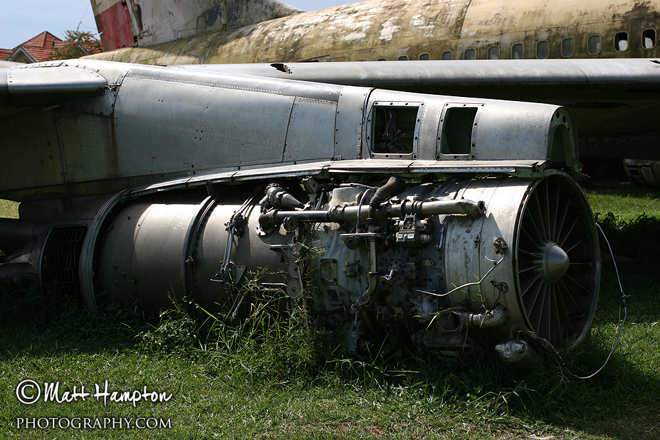 Boeing 707 Wing and Rolls Royce Conway Engine